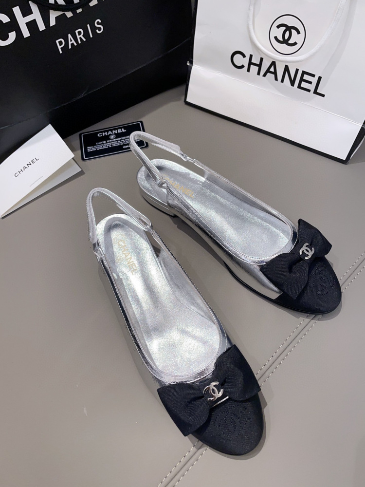 Chanel 24c flat sandals