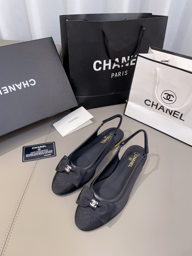 Chanel 24c flat sandals