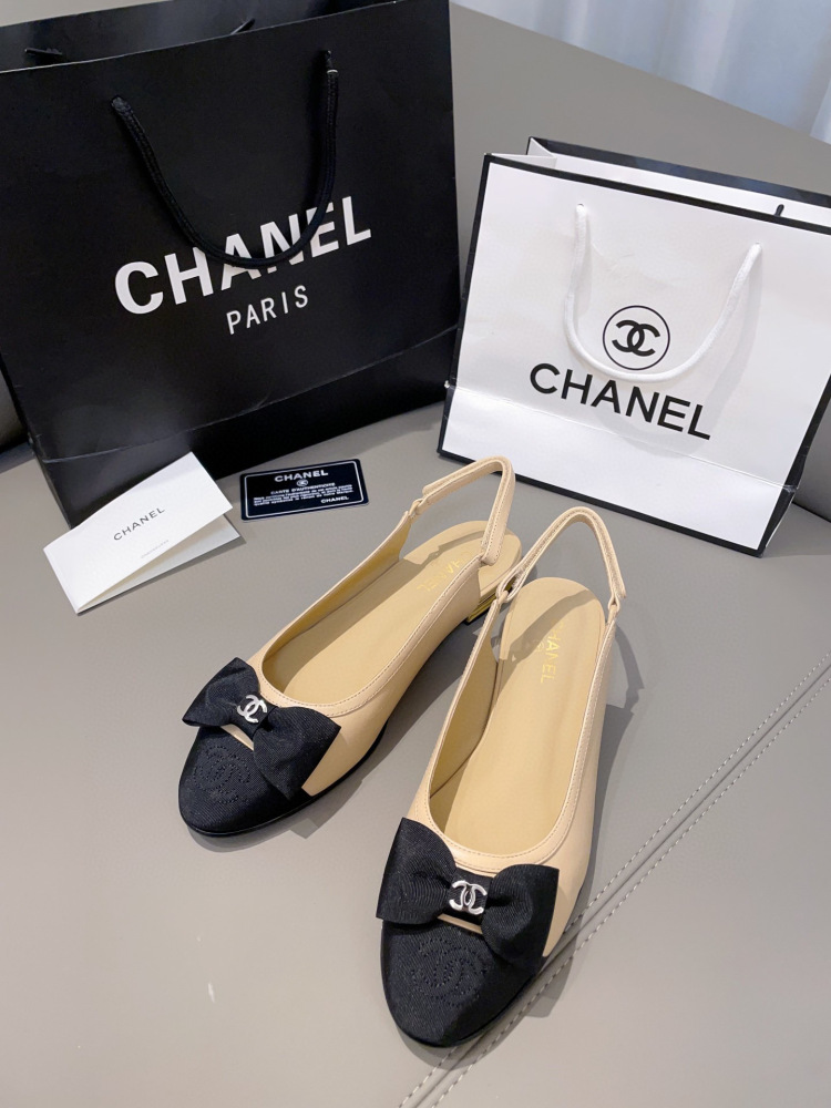 Chanel 24c flat sandals