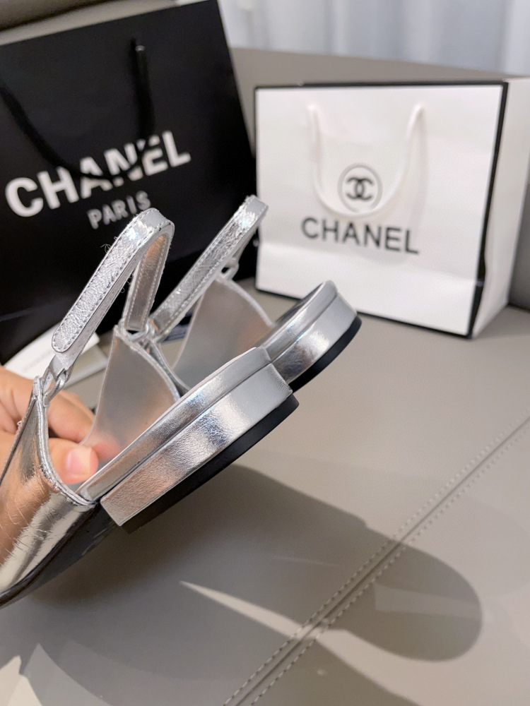 Chanel 24c flat sandals