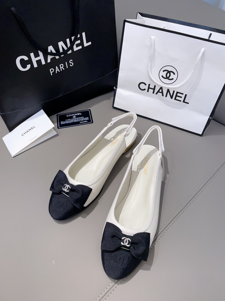 Chanel 24c flat sandals