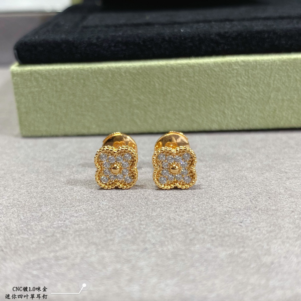 VCA mini earring