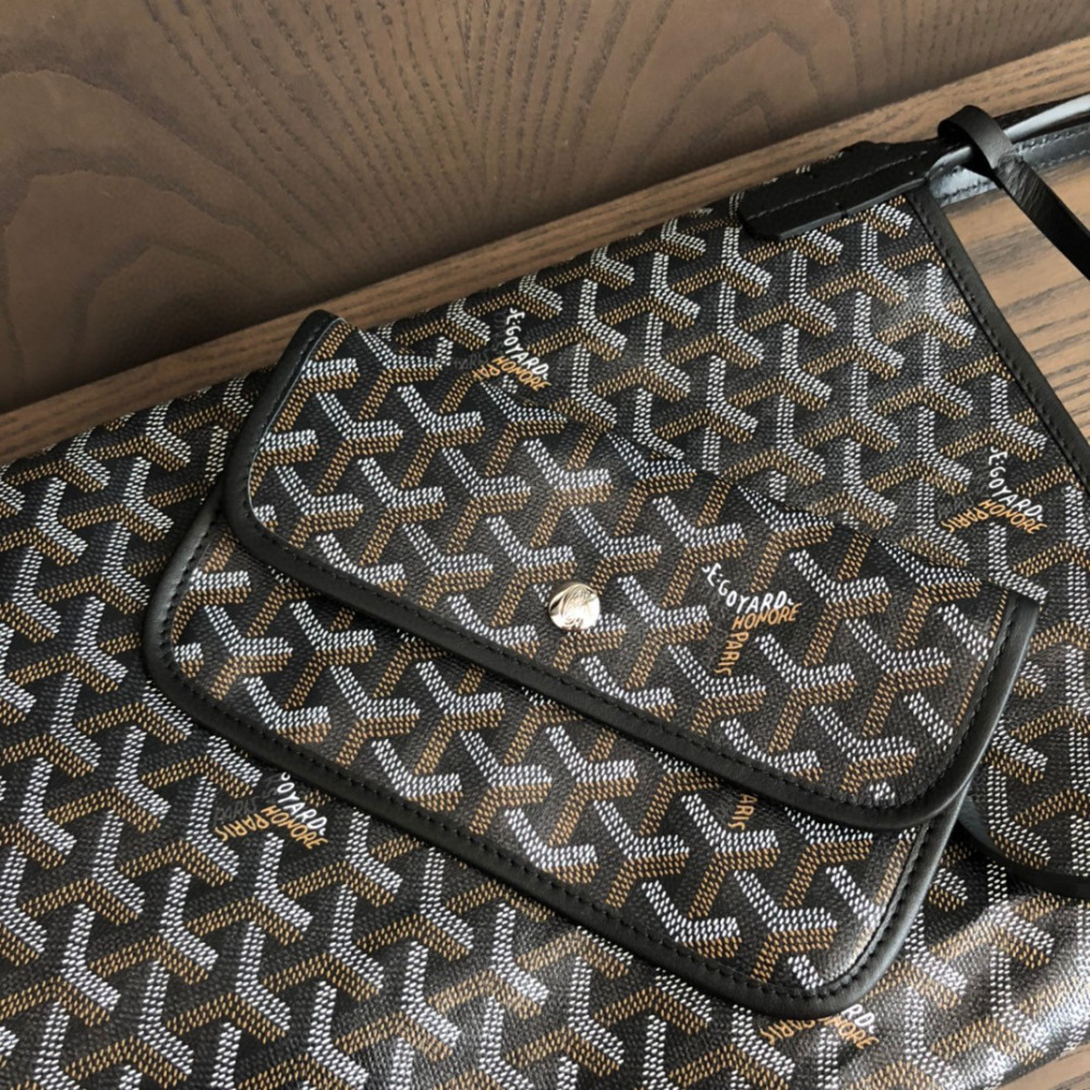 Goyard tote