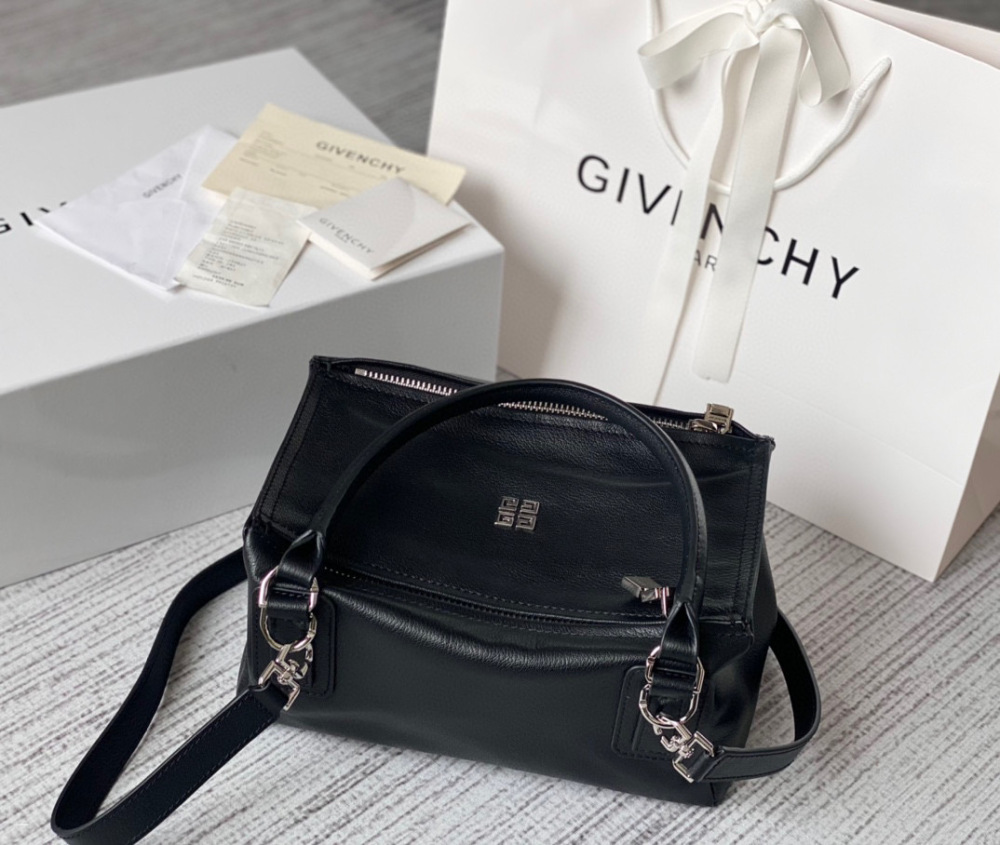Givenchy Pandora medium