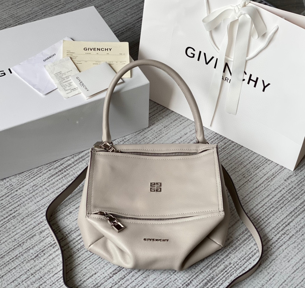 Givenchy Pandora medium