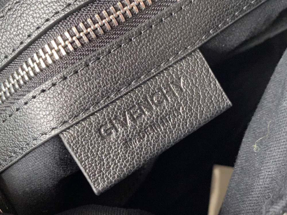 Givenchy Pandora medium