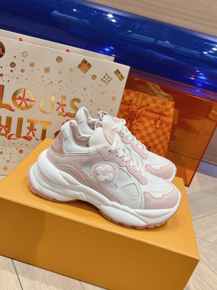 LV snecker 