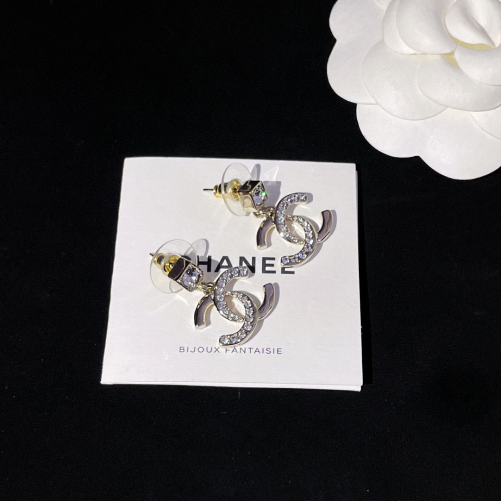 Chanel earring