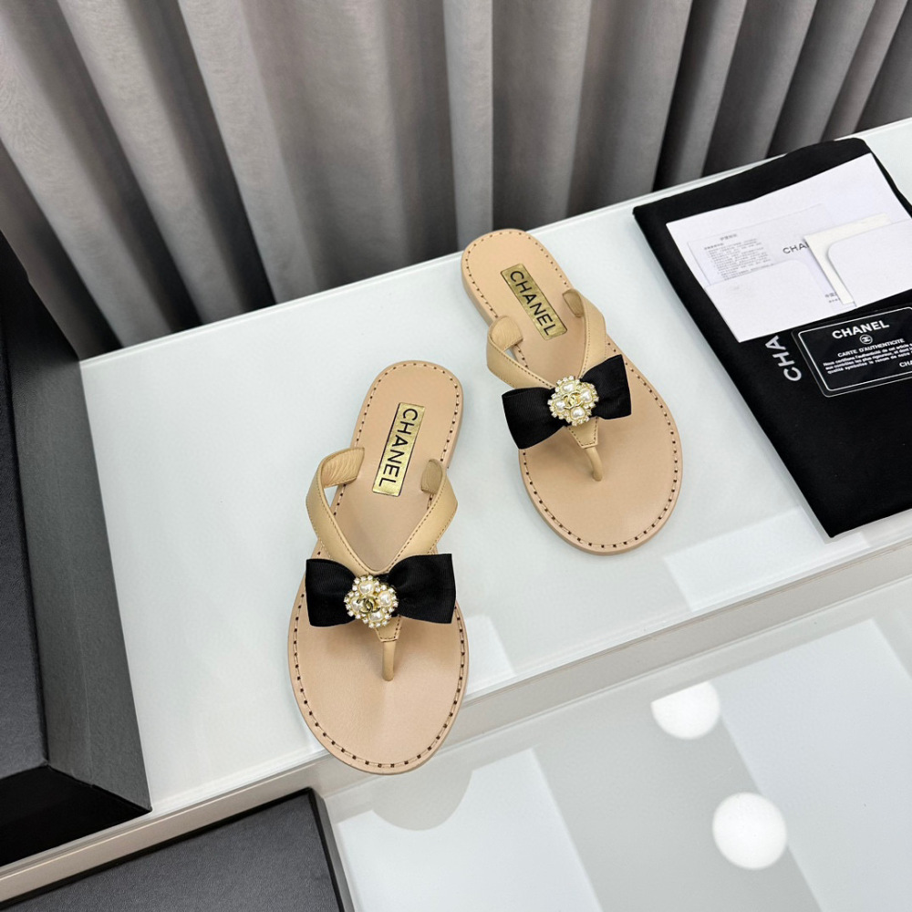 Chanel flat slipper