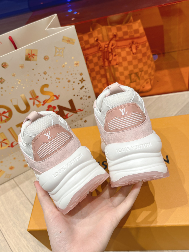 LV snecker 