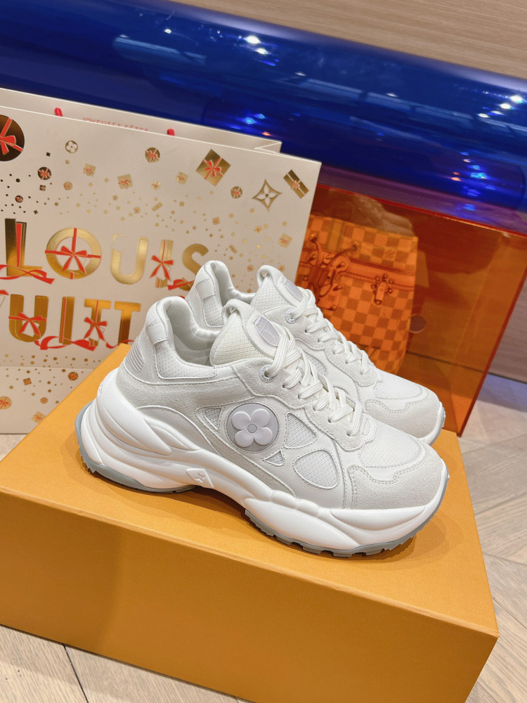 LV snecker 