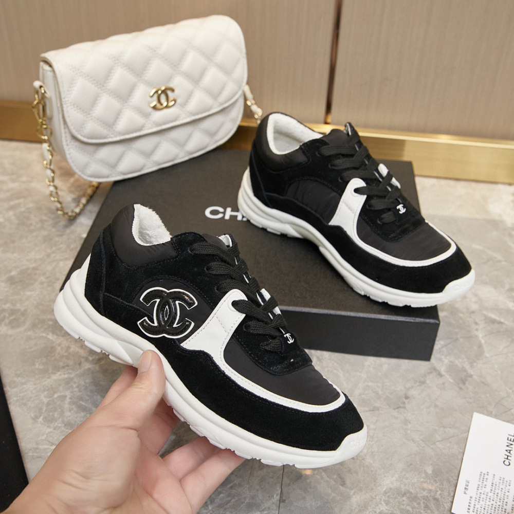 Chanel sneaker