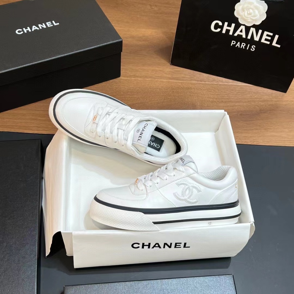 Chanel sneaker