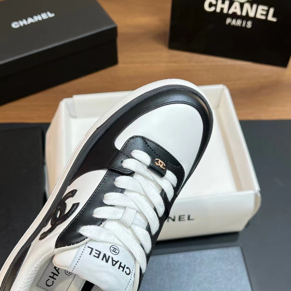 Chanel sneaker