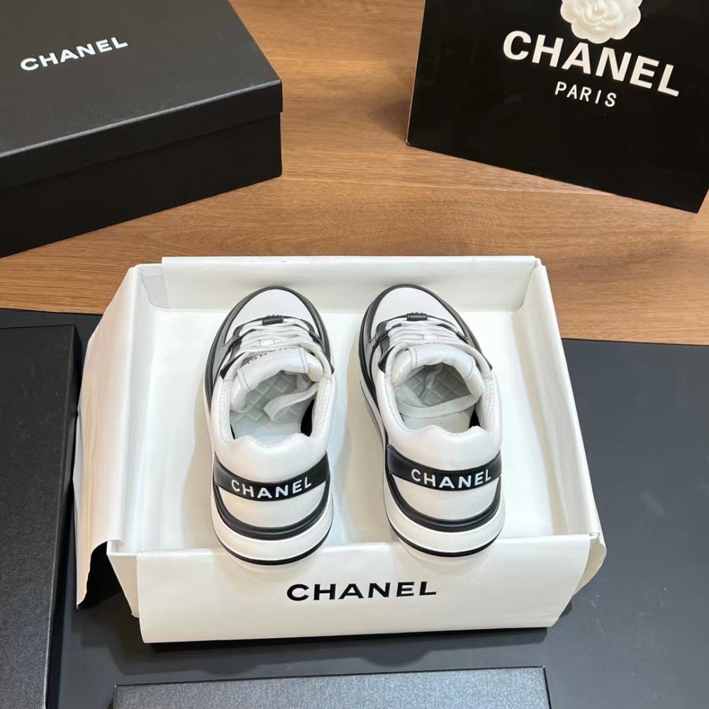 Chanel sneaker