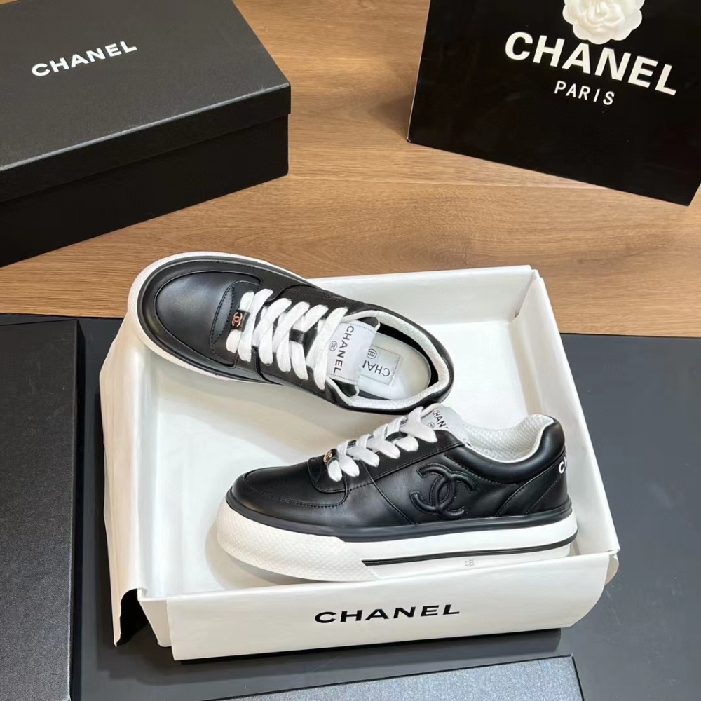 Chanel sneaker