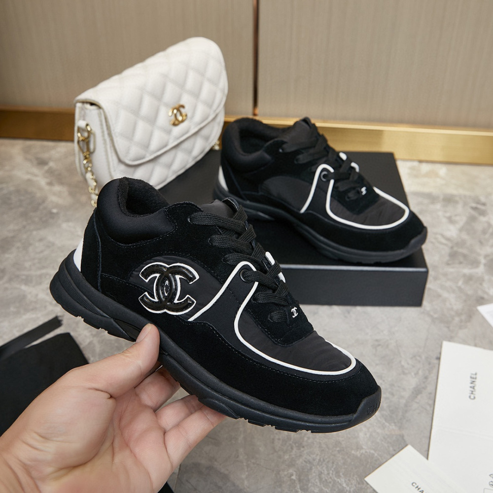 Chanel sneaker