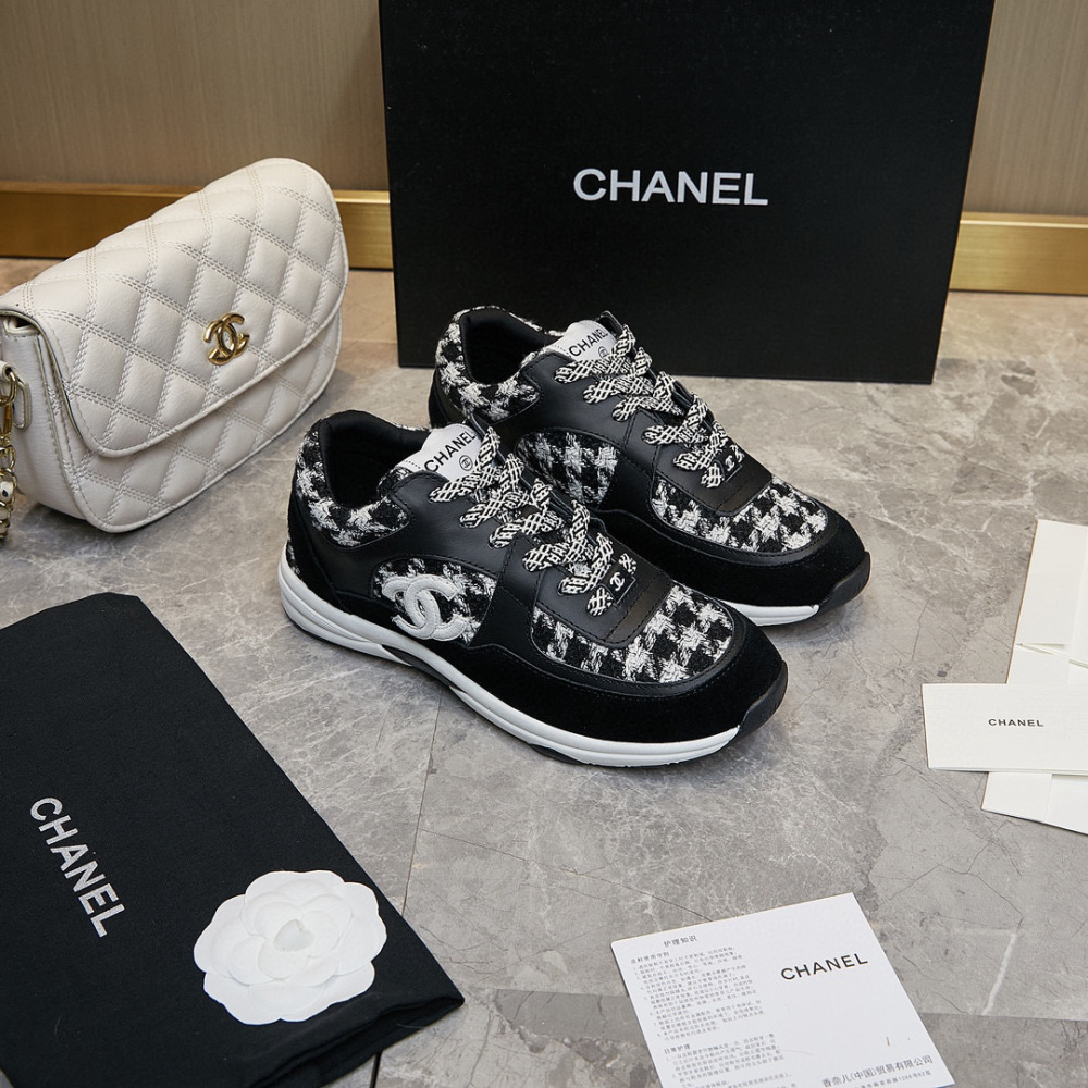 Chanel sneaker
