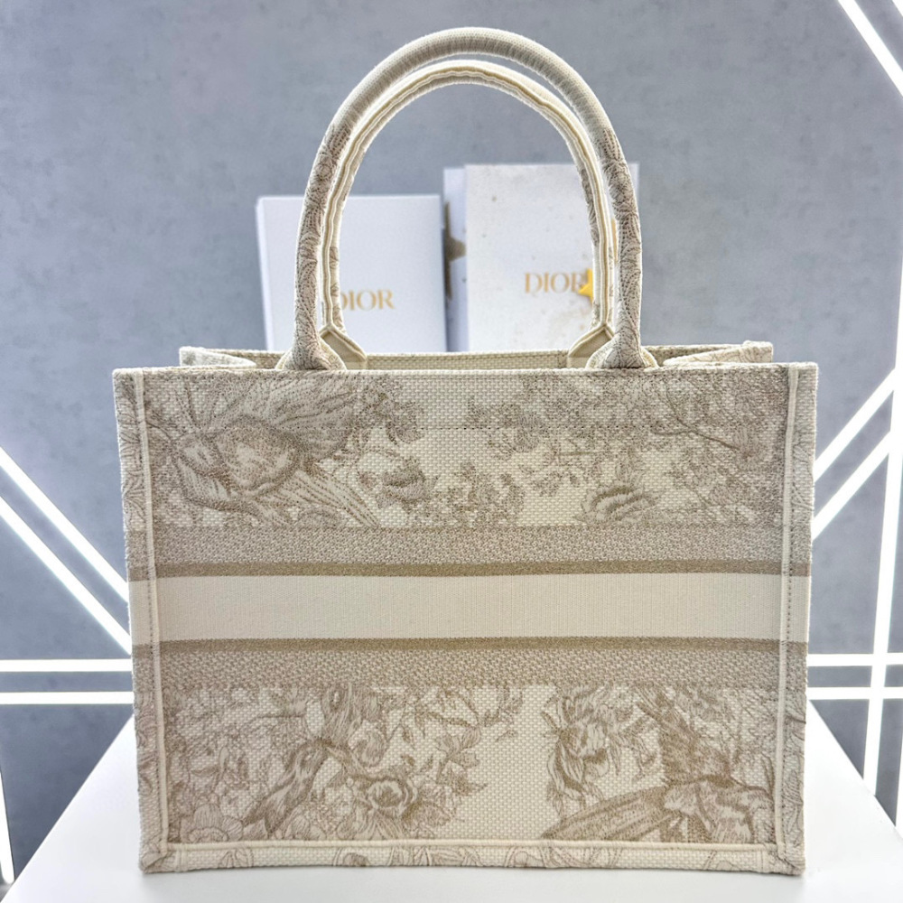 Dior book tote medium
