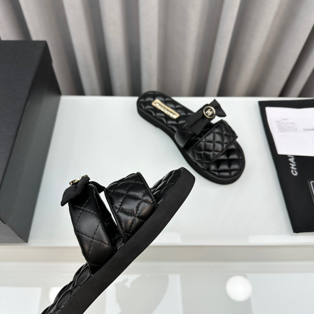 Chanel 24p slipper