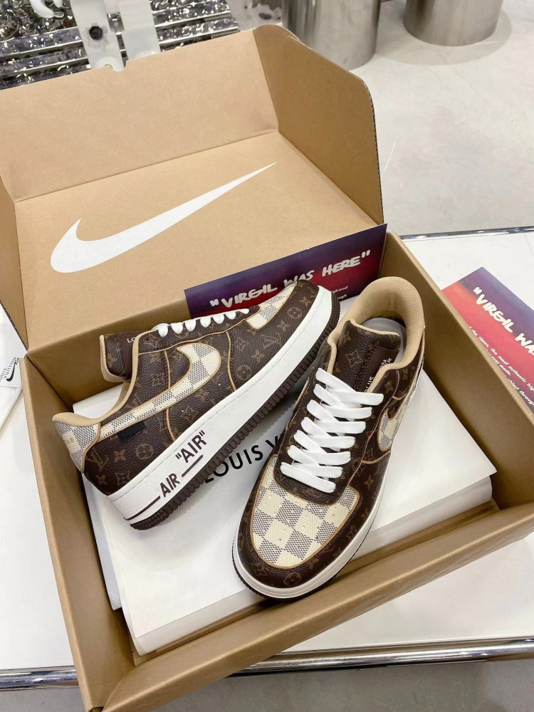 Top grade LV shoes 