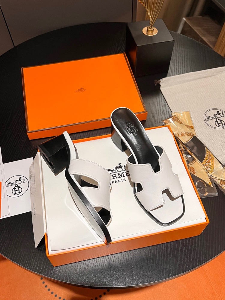 Hermes Chunky heel slippers