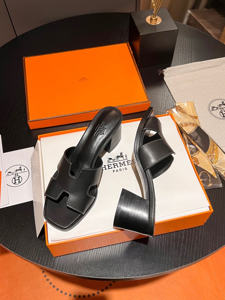 Hermes Chunky heel slippers