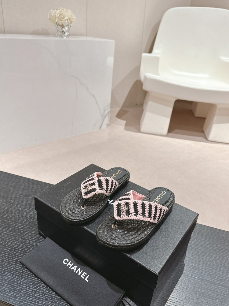 Chanel slipper