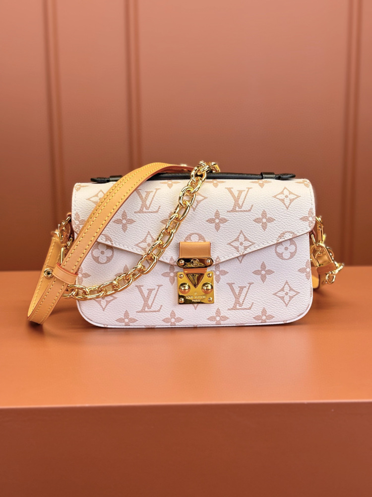 (MB) LV pochette metis east west