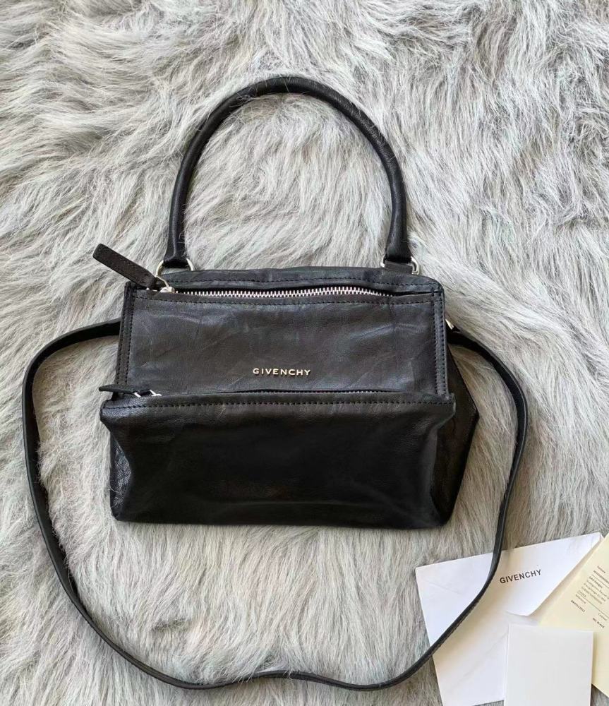 Givenchy Pandora medium