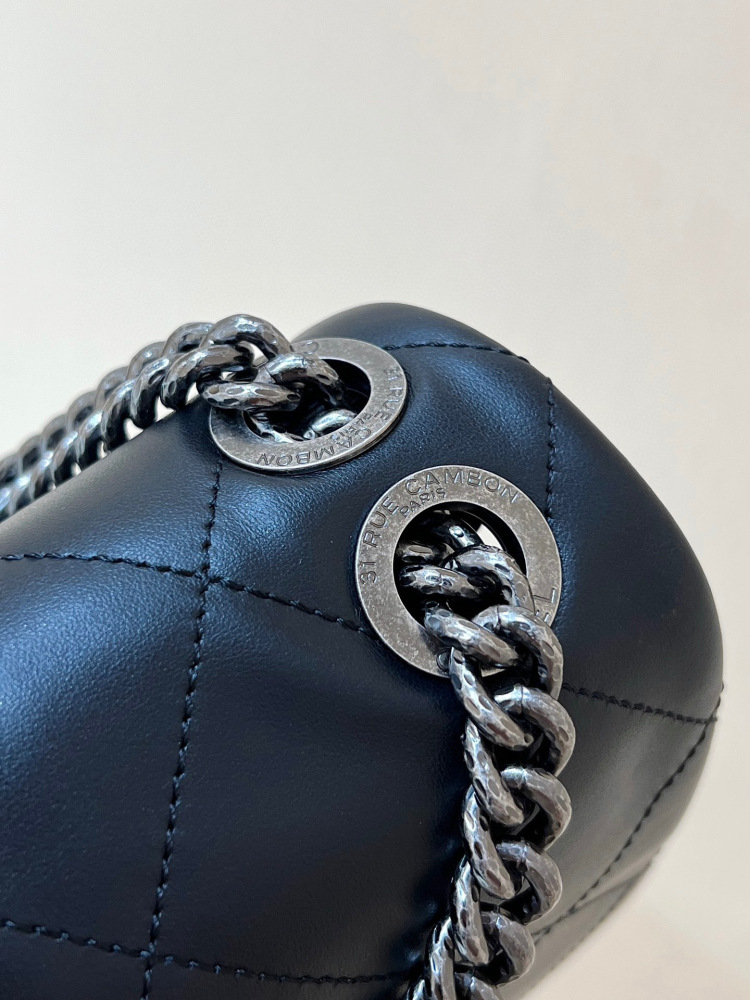 (cc) Chan*l Vintage bag