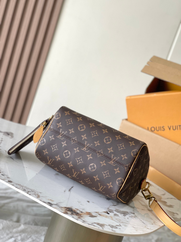 (MB) LV leather Speedy