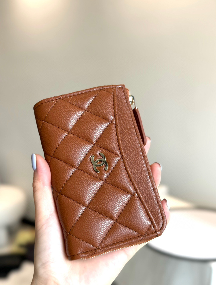 (cc) Chanel 24s card holder