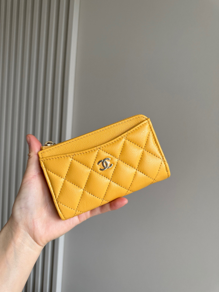 (cc) Chanel 24s card holder