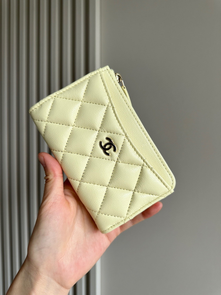 (cc) Chanel 24s card holder