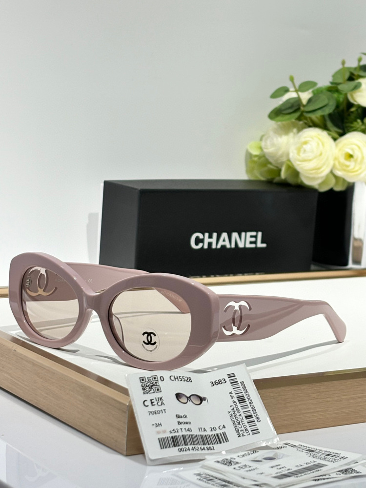 Top grade Chanel sunglasses