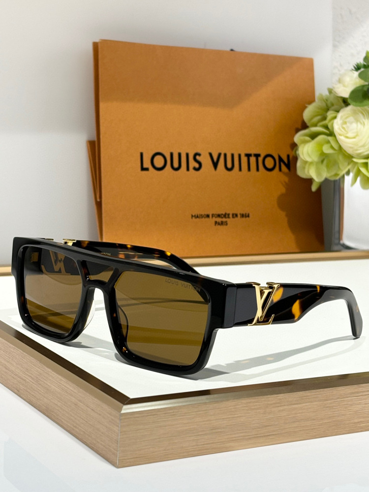 Top grade LV sunglasses