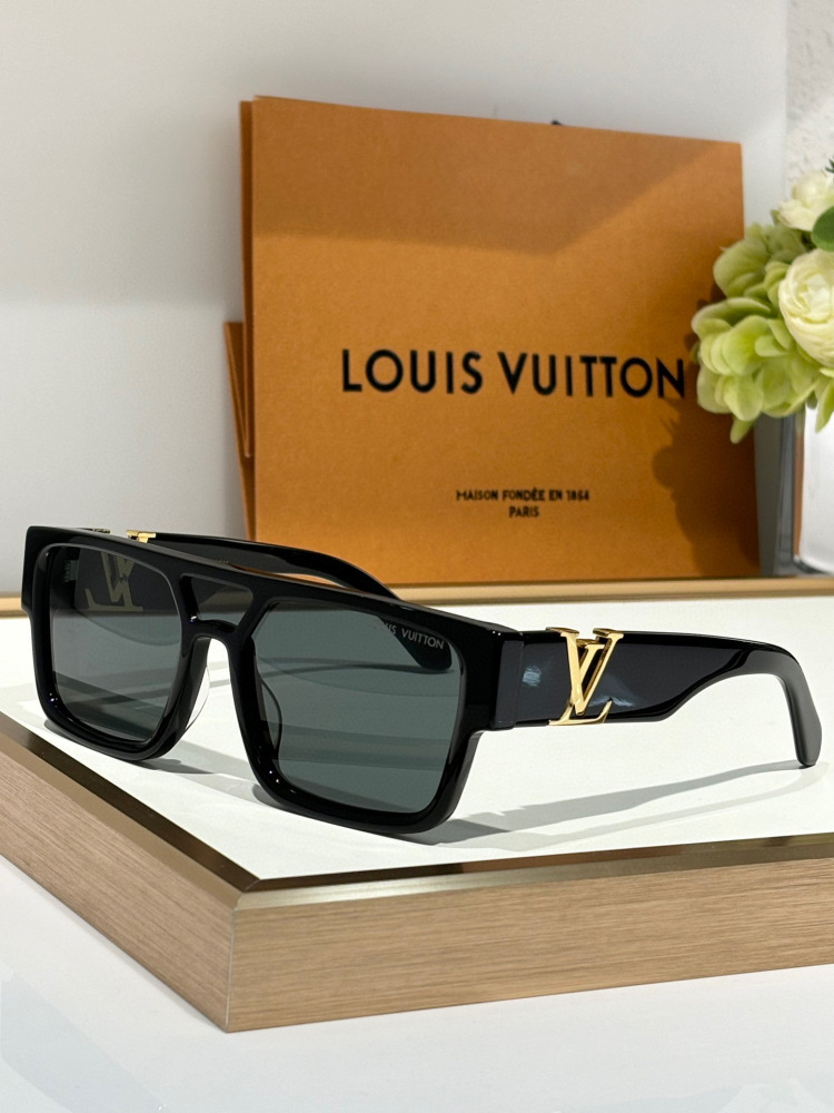 Top grade LV sunglasses