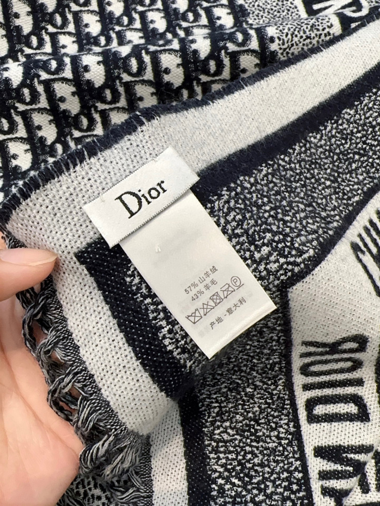 Top grade Dior shawls