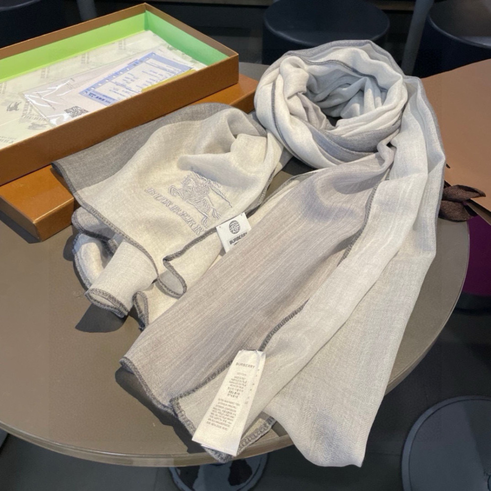 Top grade Burberry scarf