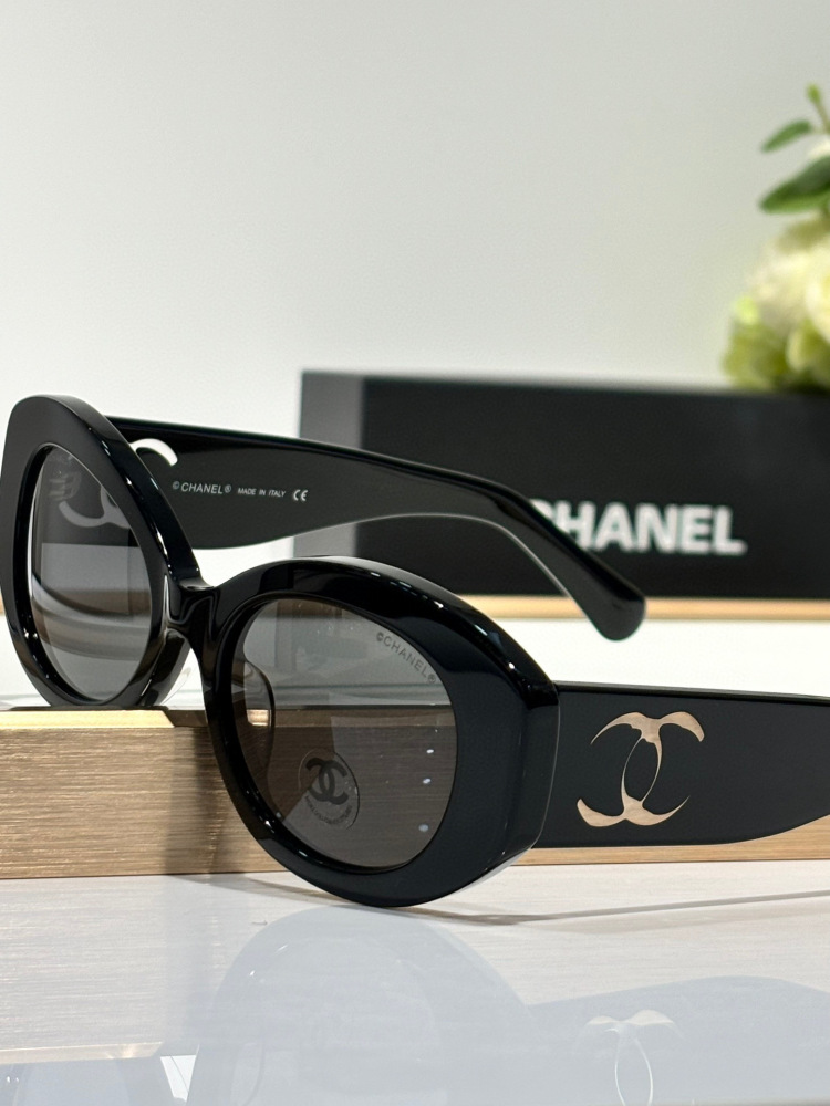 Top grade Chanel sunglasses