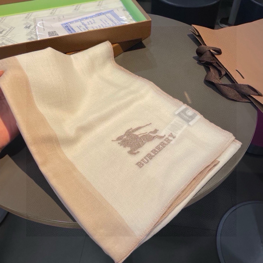 Top grade Burberry scarf