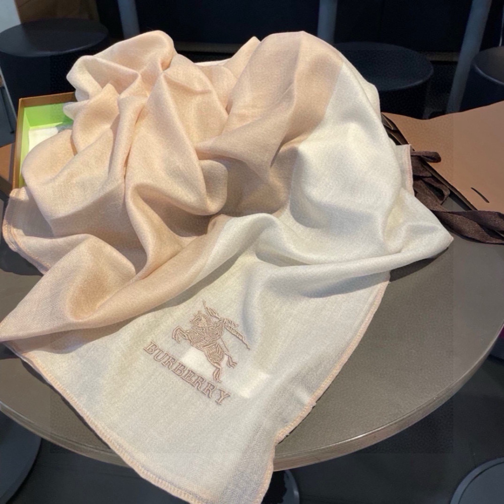 Top grade Burberry scarf