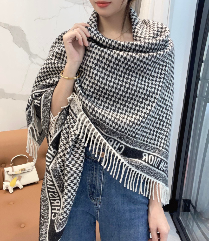 Top grade Dior shawls