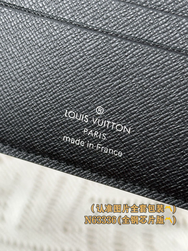 LV Card holder M62170