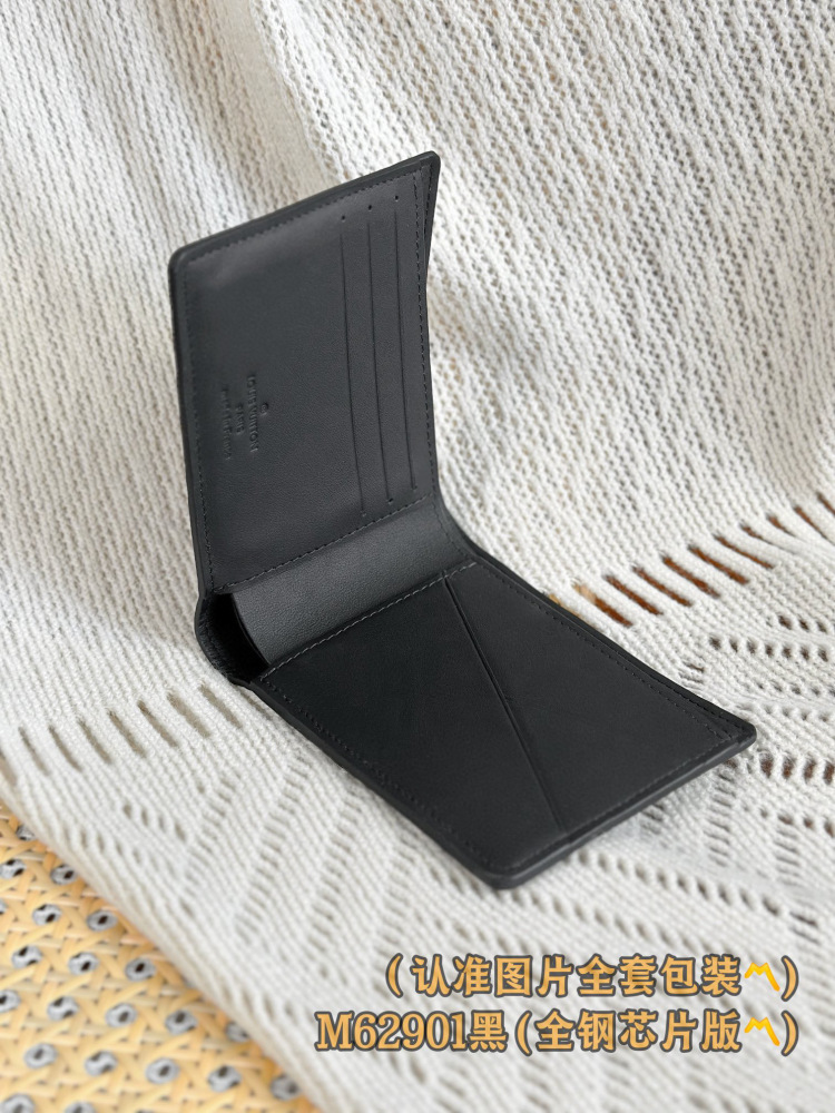 LV wallet M62901