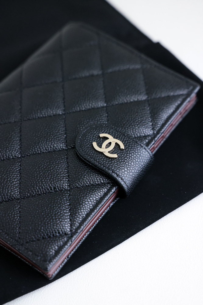 (cc) Chanel 24K passport holder (Wallet)
