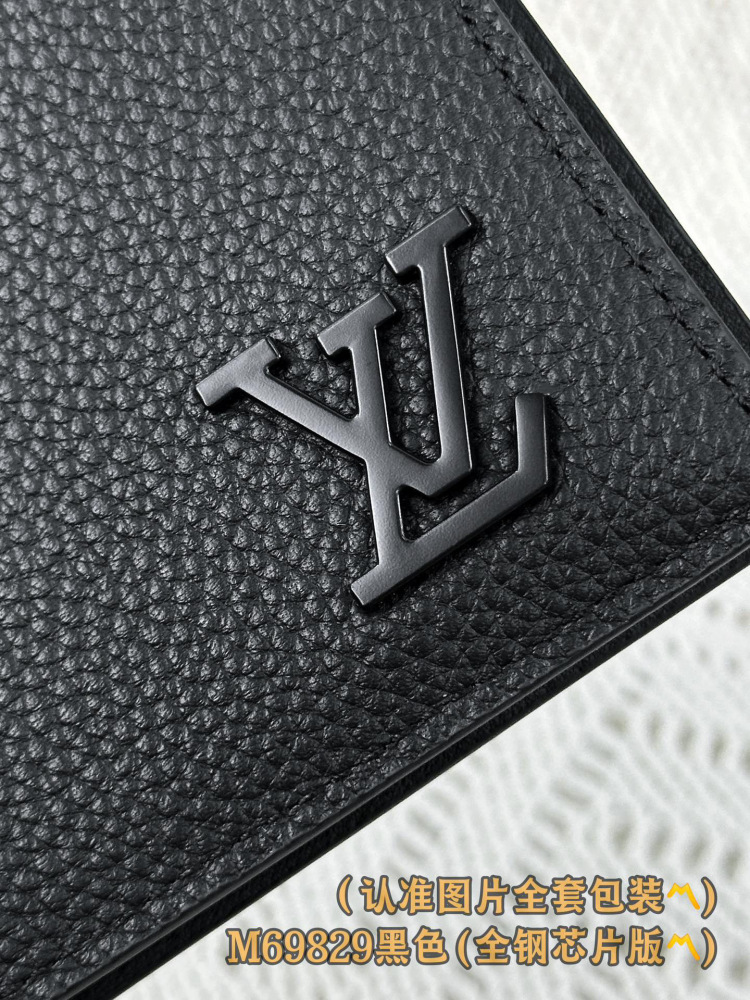 LV wallet M69829