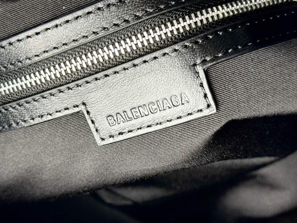 Balenciaga city medium