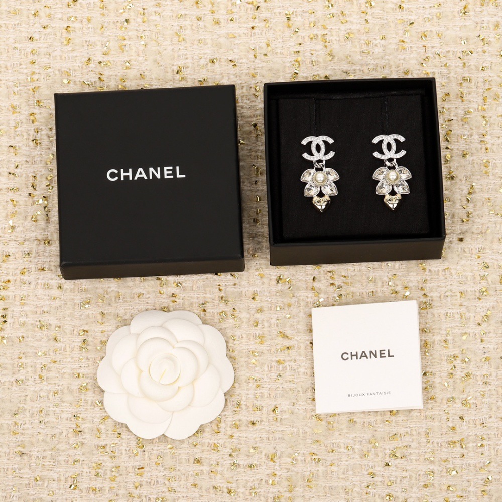 Chanel earring